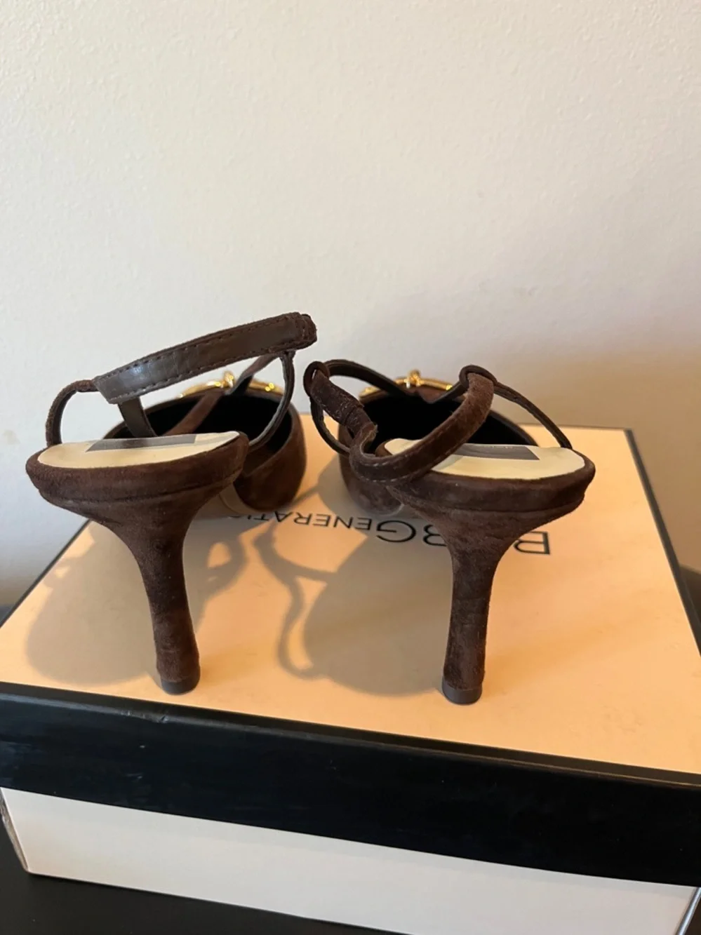NWT Dolce Vita Brown Suede Pointed Slingback Heels with Gold Bow Accent - Picture 4 of 5